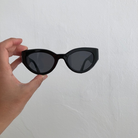 Chunky Cat Eye Sunglasses - Picture 7 of 7